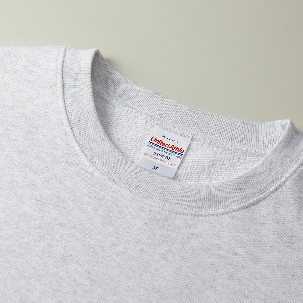 5198-01 8.2oz 短袖衛衣 (魚鱗布絨毛內襯) 8 脖子肋骨是強大的雙針跡