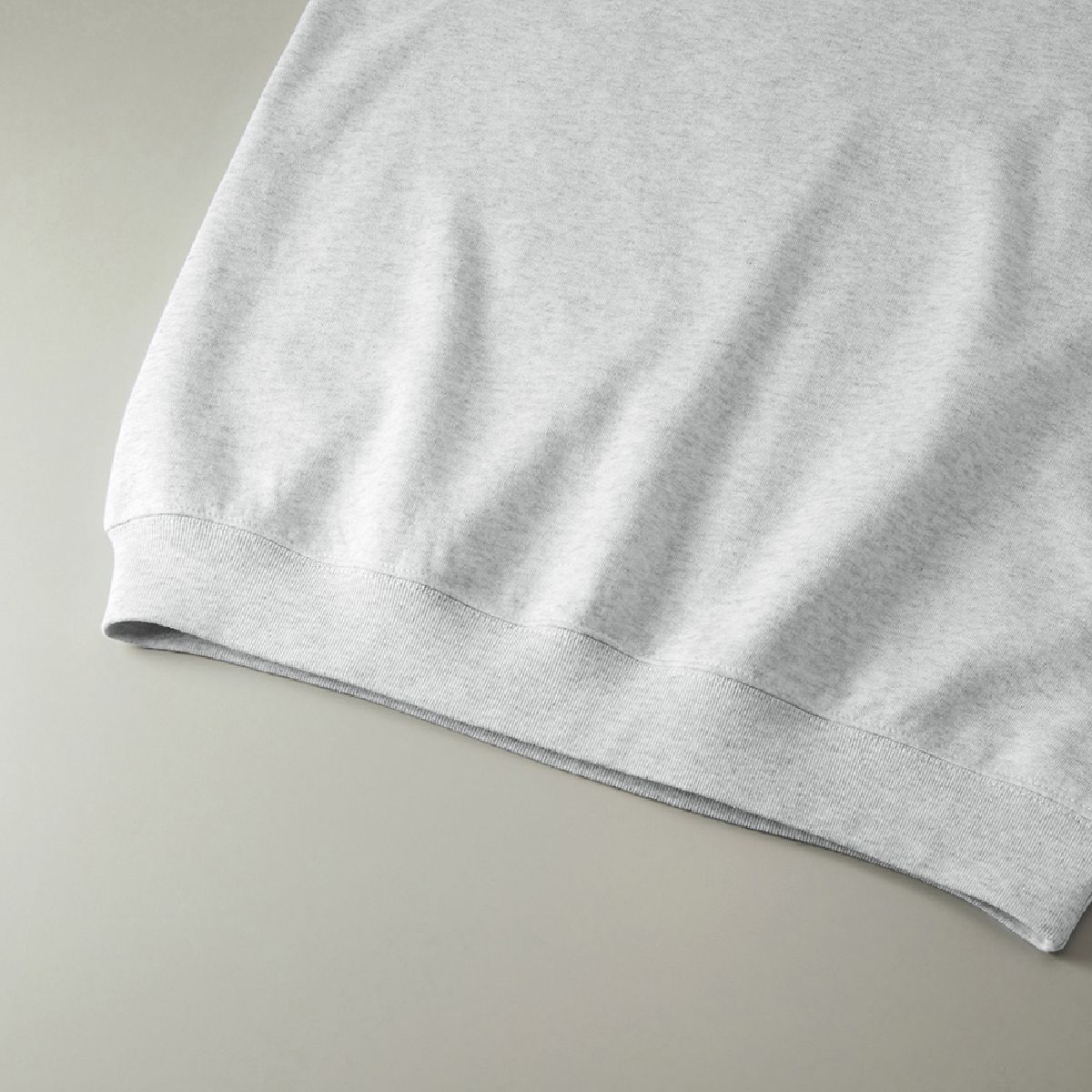 5198-01 8.2oz 短袖衛衣 (魚鱗布絨毛內襯) 10 下擺的嘴是肋骨填充,身體和肋骨線是強大的雙針飾面