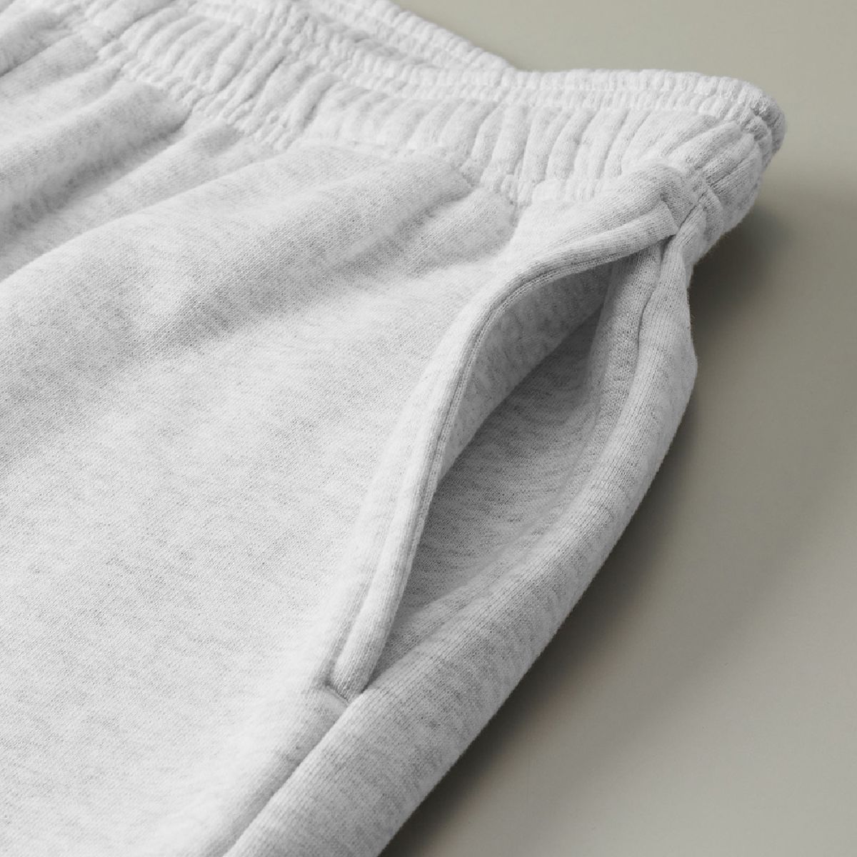 5199-01 8.2oz 純棉運動短褲 (法式毛圈布) 11 帶有一個側袋,可以輕鬆