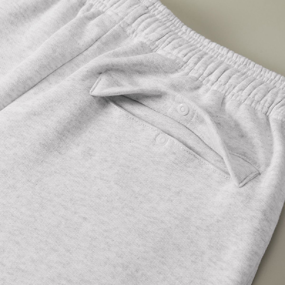 5199-01 8.2oz 純棉運動短褲 (法式毛圈布) 10 臀部口袋出口是輕巧耐用的塑料點按鈕規格