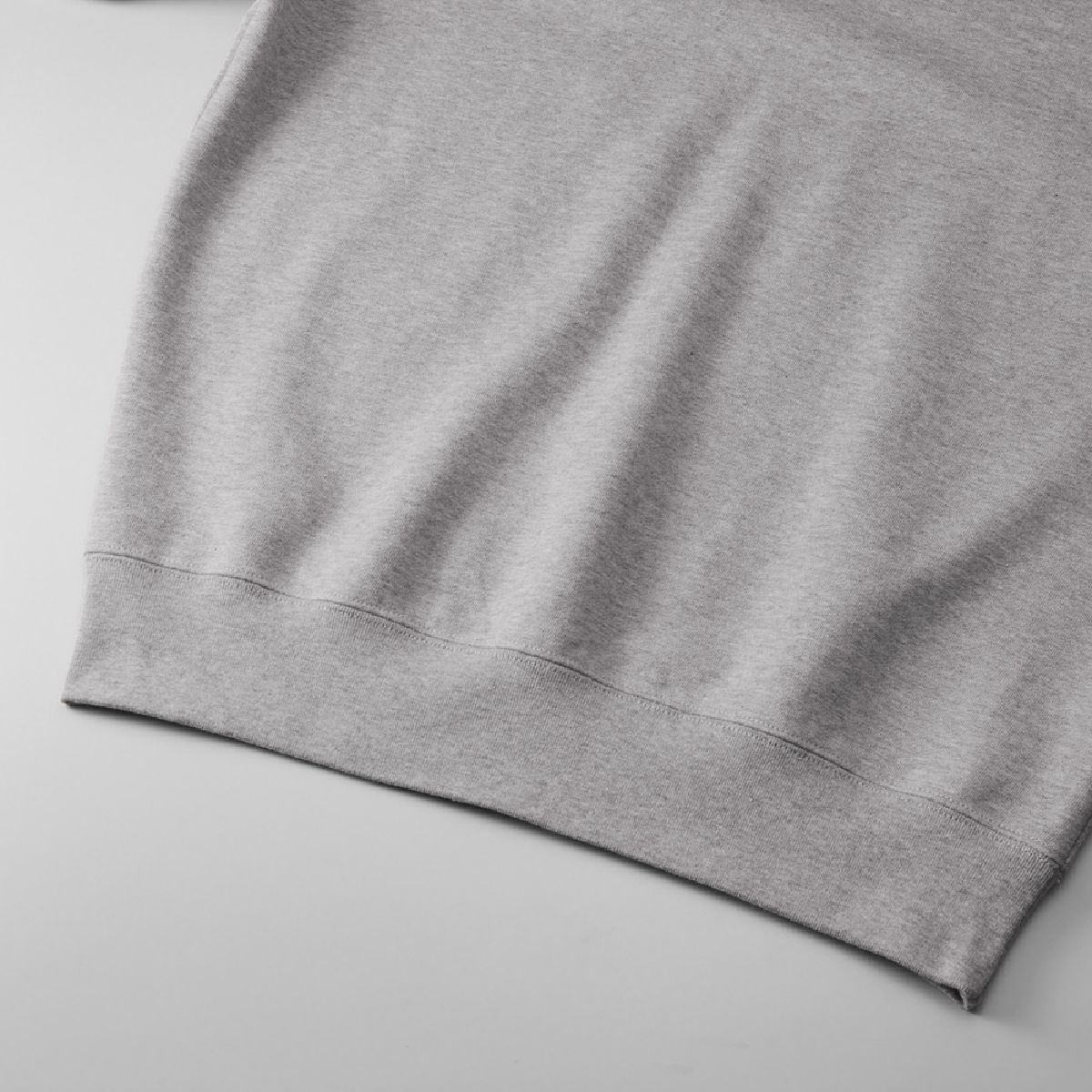 下擺嘴是肋骨規格，耐用雙針跡