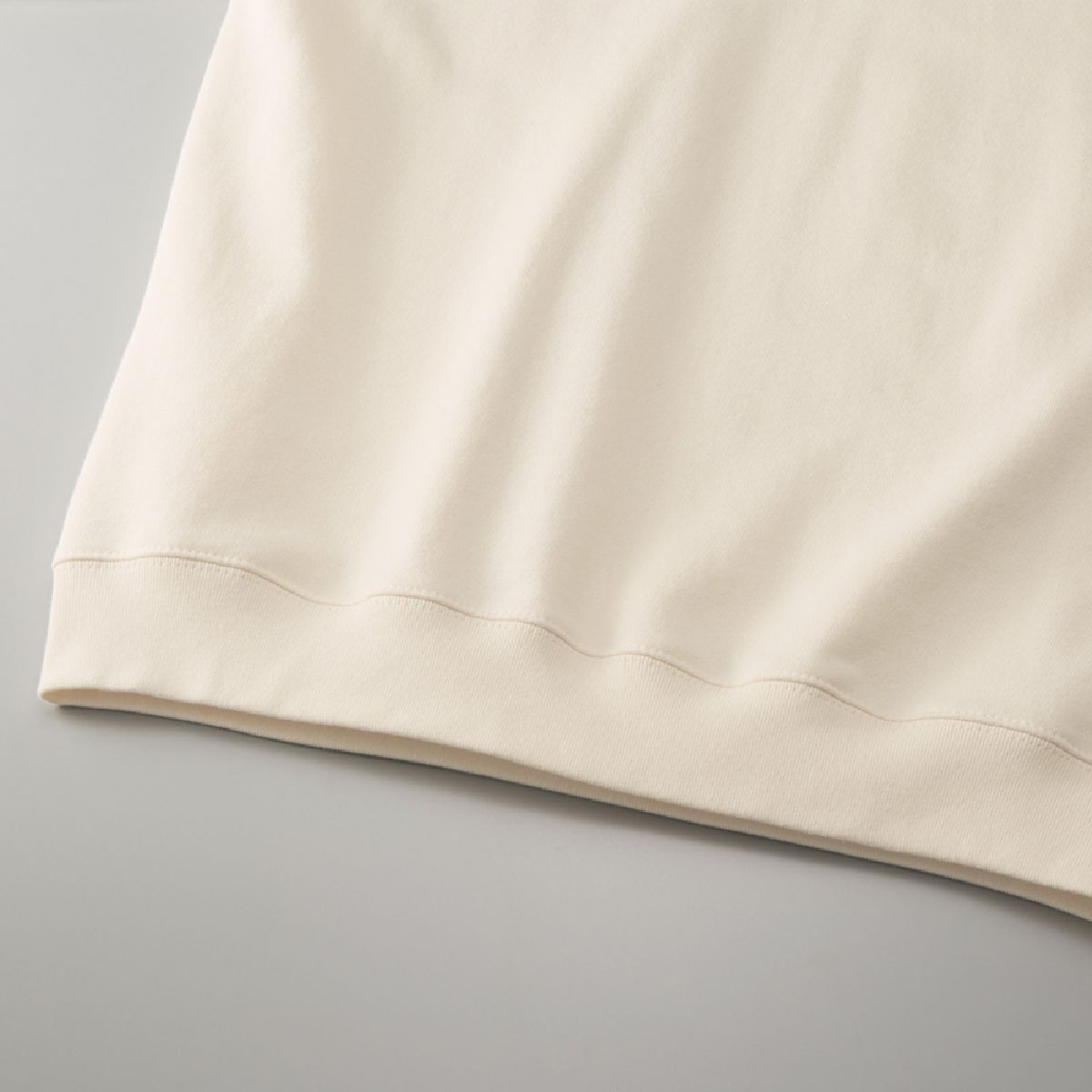 5399-01 8.8oz 魚鱗布圓領衛衣 18 體內的肋骨下擺和接縫線是堅固的雙針。