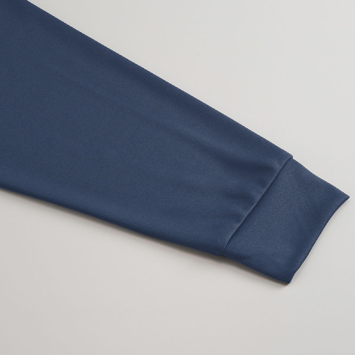 袖口由相同的織物製成