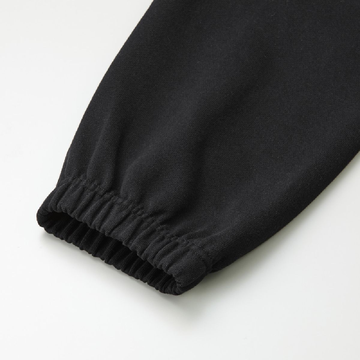 避難規格的下擺是防寒的規格，不容易進入風