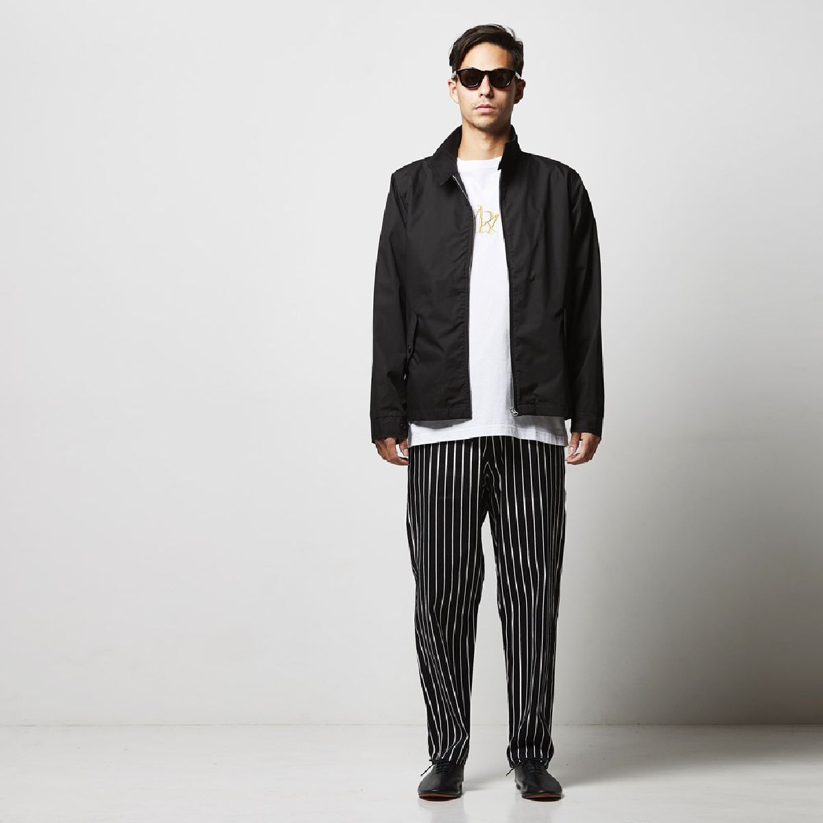 高度182厘米L尺寸002。穿黑色