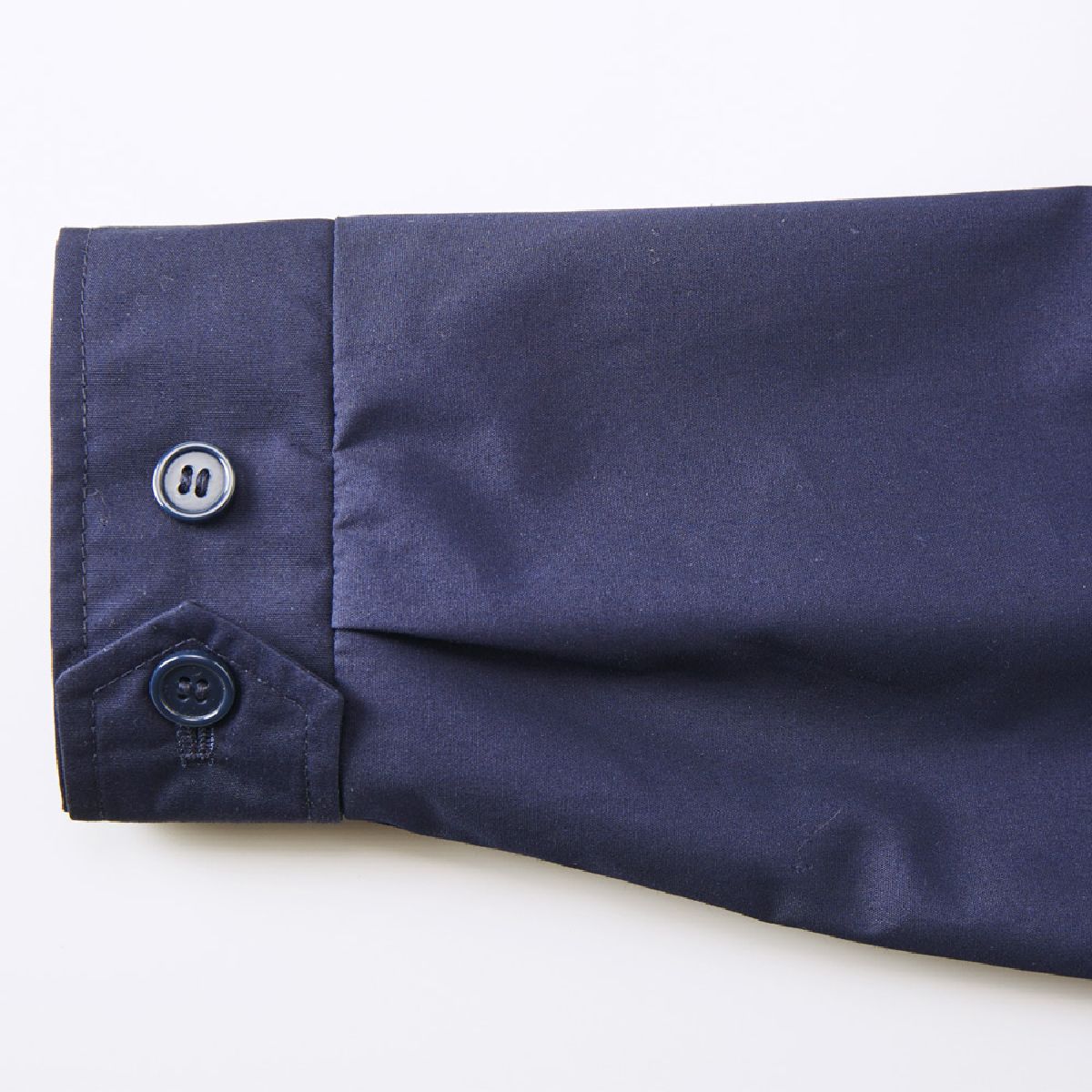 袖口有一個可以調整大小的調節器