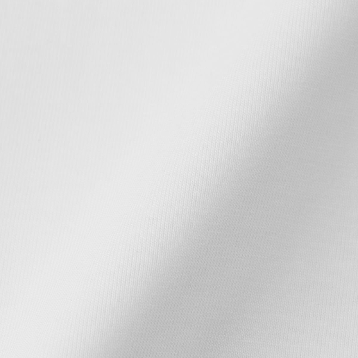 採用緊密精梳紗線製成的高品質、光滑布料。