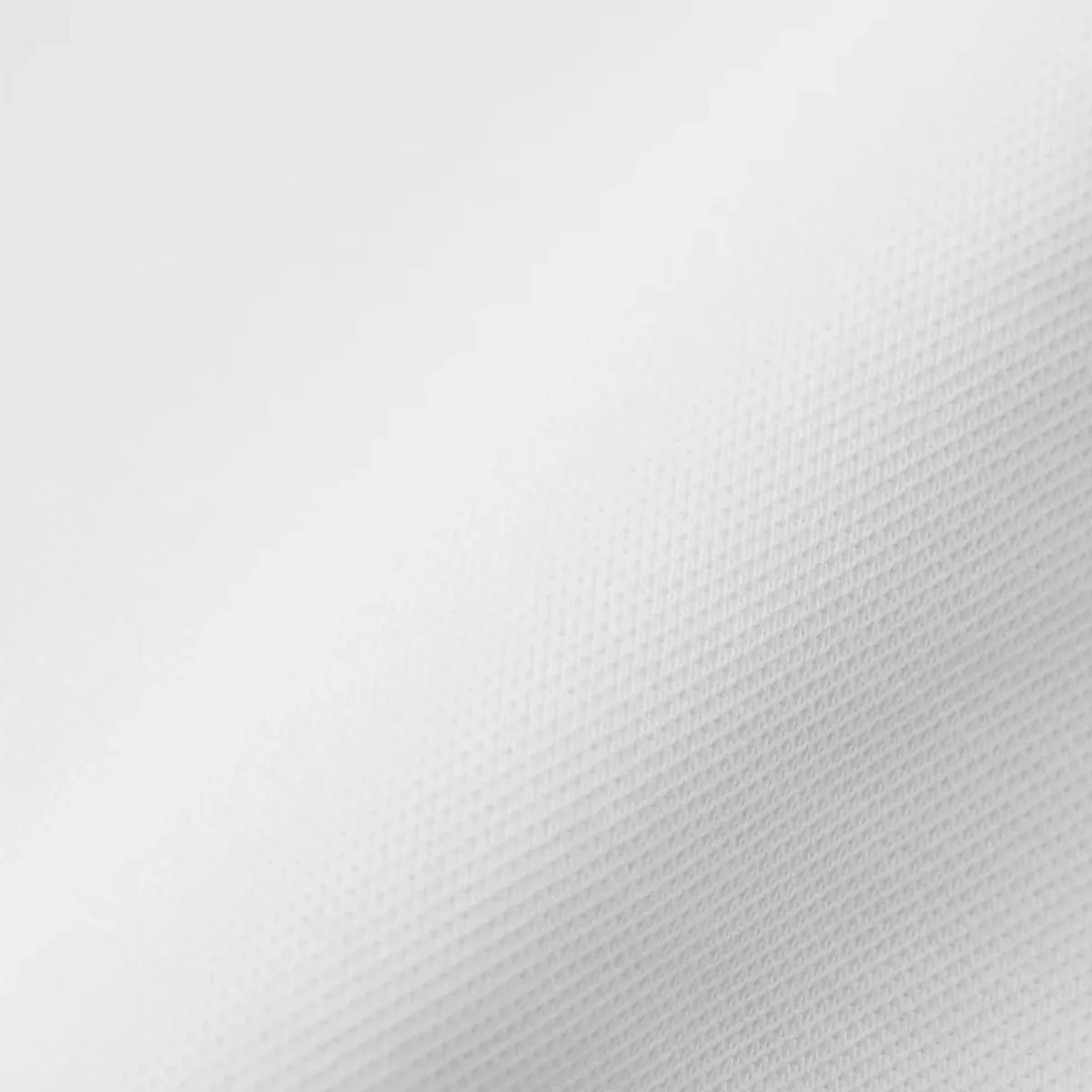 內襯採用雙面網眼針織布料，即使流汗也能保證舒適透氣。