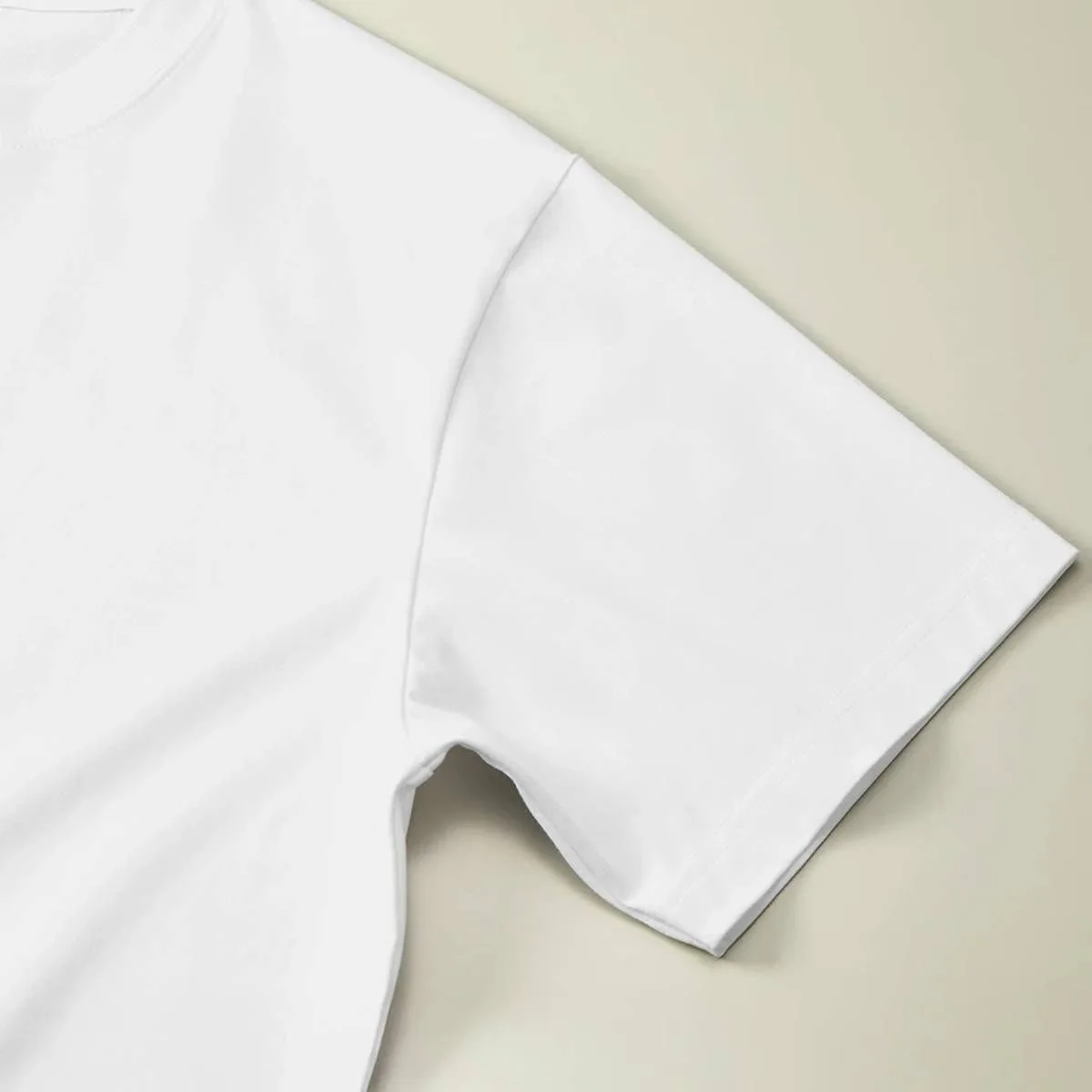 袖口採用雙線縫製。