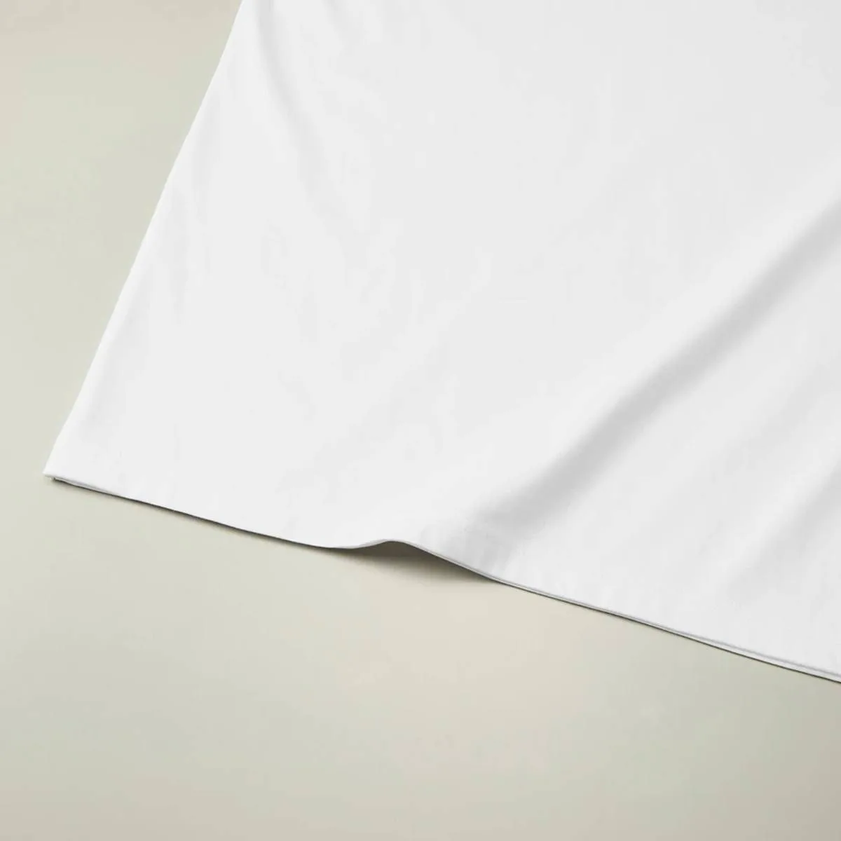 下擺採用雙針縫製。