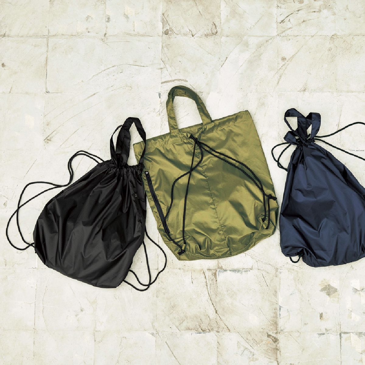 （左起）002。Black，033。Olive，086。海軍