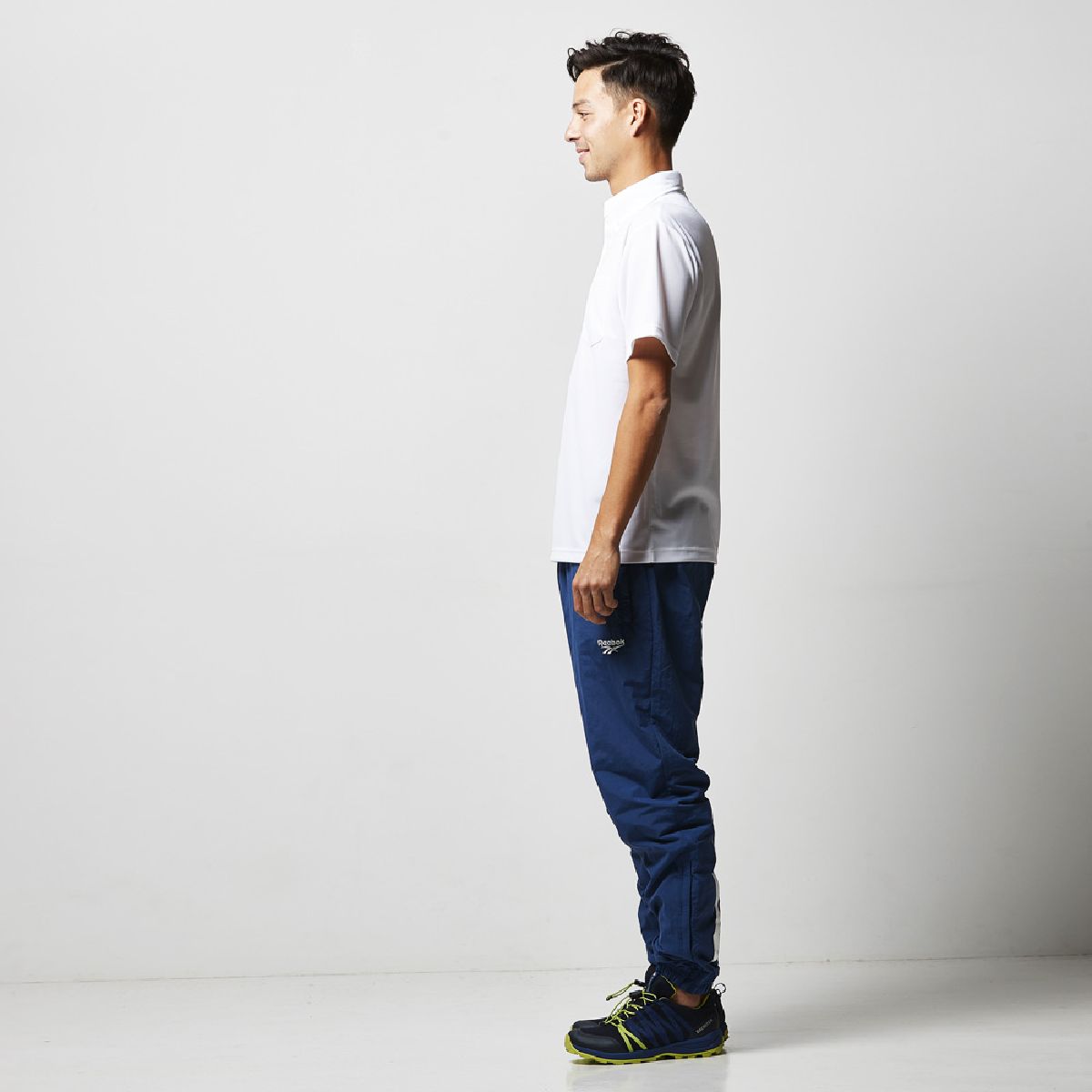 身高182厘米，尺寸L，側視圖