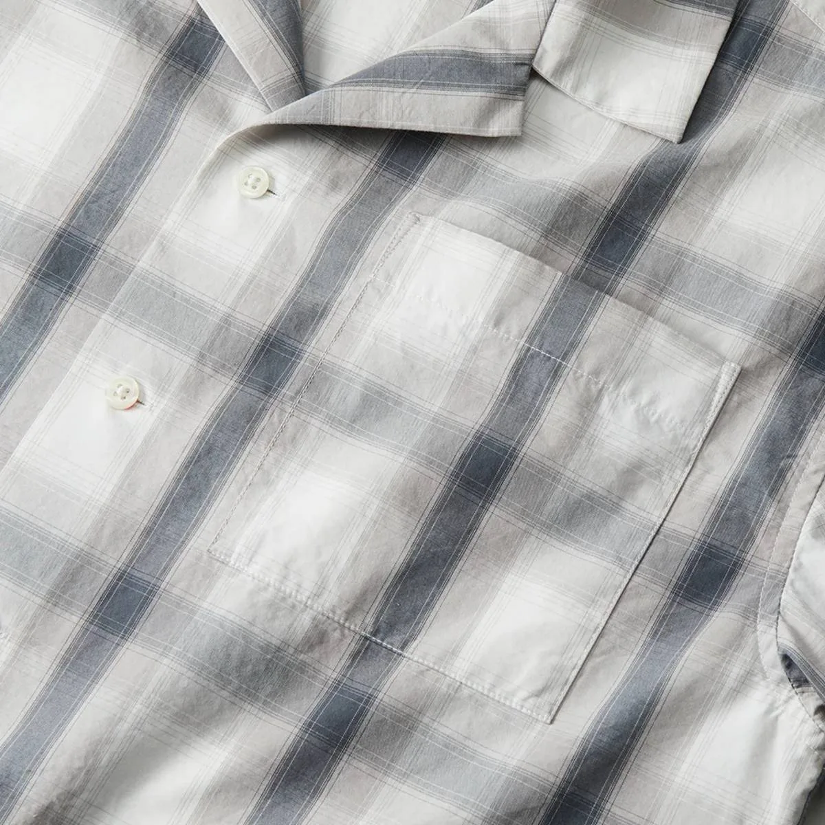 左胸處有一個方便的口袋。